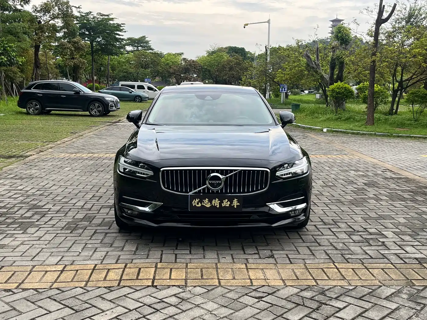 Фото 2 - Volvo S90