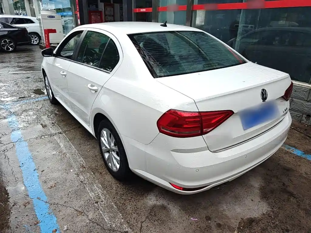Volkswagen Lavida 2015 230TSI DSG Comfort Edition фото 5