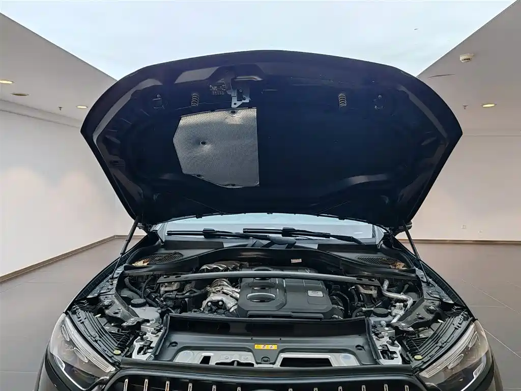 MERCEDES-BENZ GLC AMG