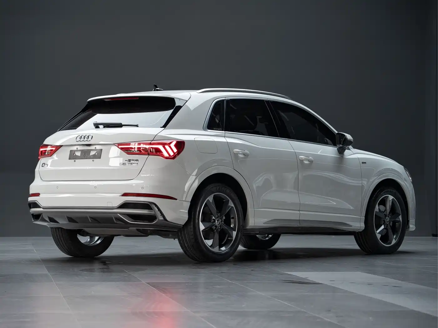 Audi Q3 2023 35 TFSI Fashion Dynamic (1.4T) фото 8