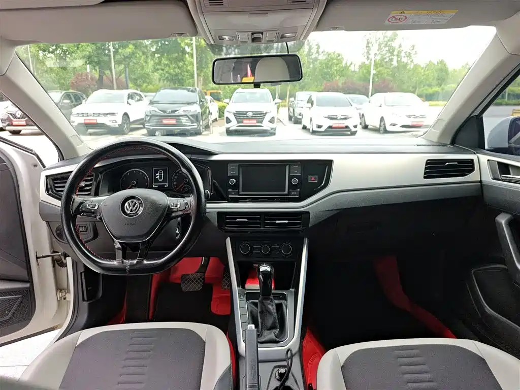 Volkswagen Polo 2019 Plus 1.5L Automatic Colorful Tech Edition фото 10