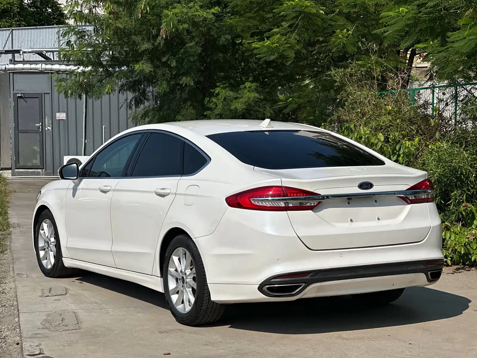 Photo 8 - Ford Mondeo