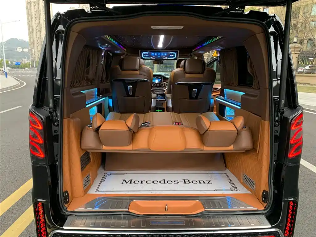 Mercedes-Benz Vito 2024 2.0T Elite Edition 7-Seater фото 10