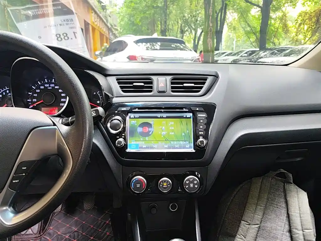 Kia K2 2015 Sedan 1.4L MT GLS фото 13