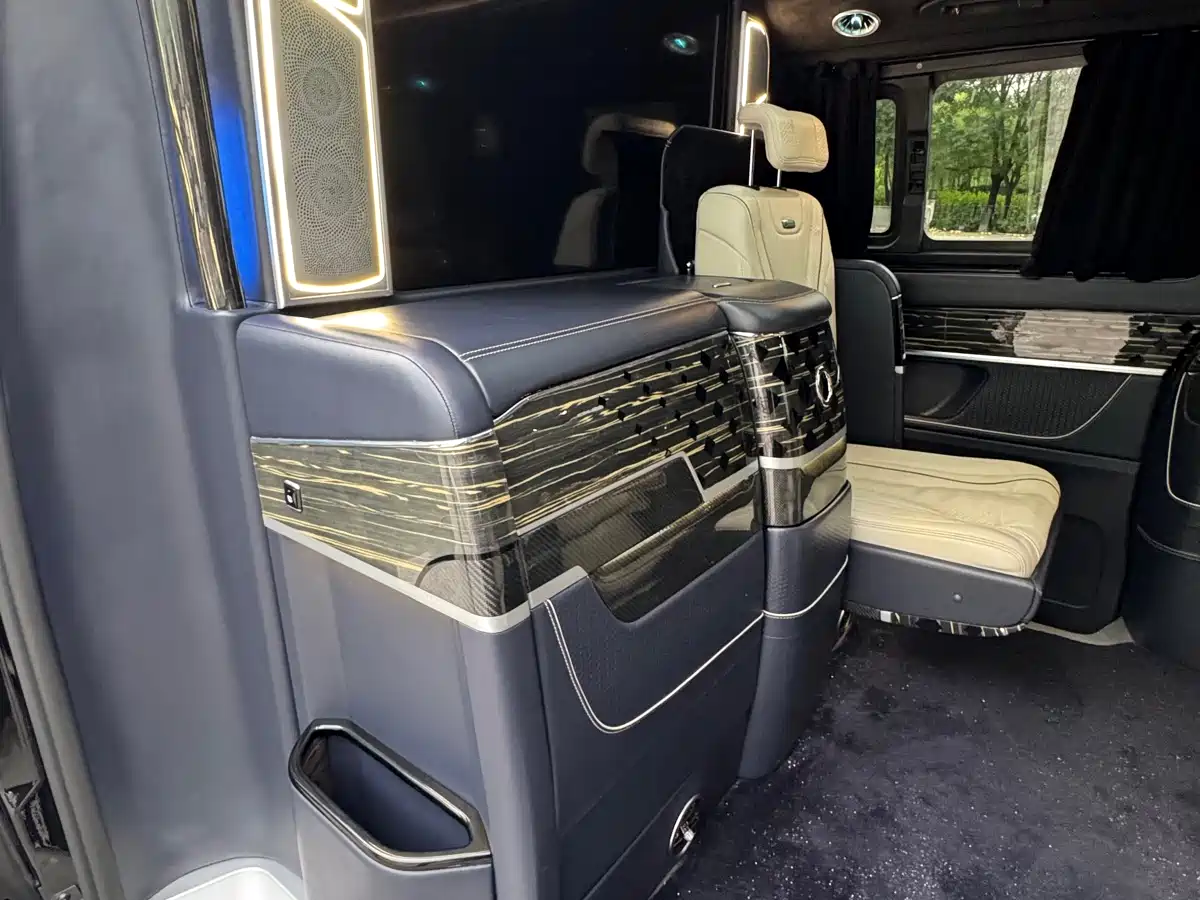 Mercedes-Benz V-Class 2020 Model V 260 L Long Wheelbase Luxury фото 17