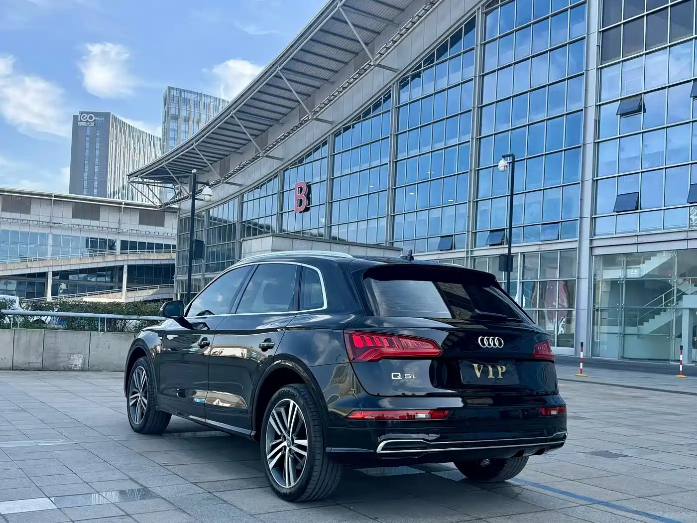 Audi Q5L 2020 Facelift 40 TFSI Honor Fashion фото 9
