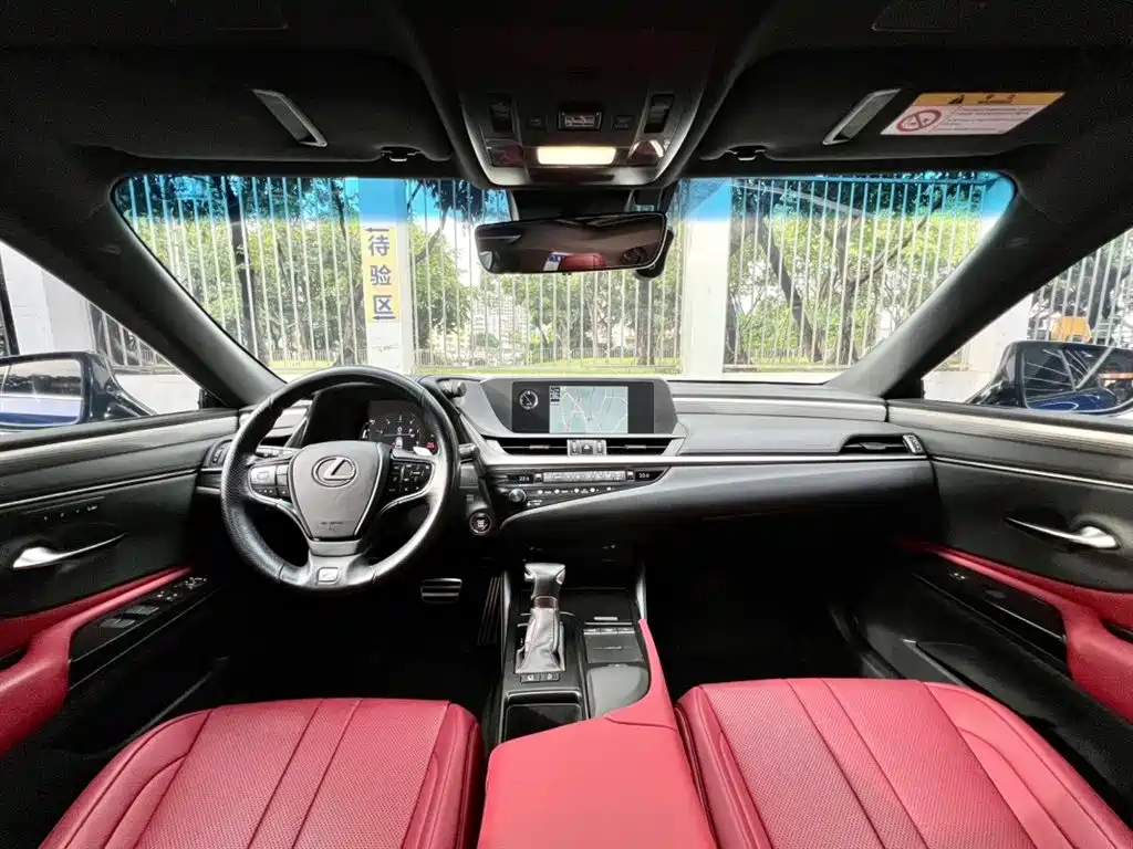 Фото 5 - Lexus ES