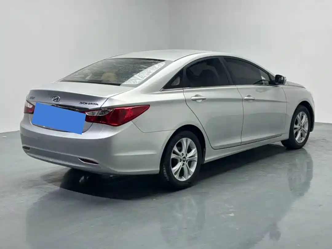 Hyundai Sonata 2011 2.0L Automatic Fashion фото 6