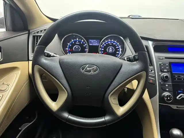 Hyundai Sonata 2011 2.0L Automatic Fashion фото 10