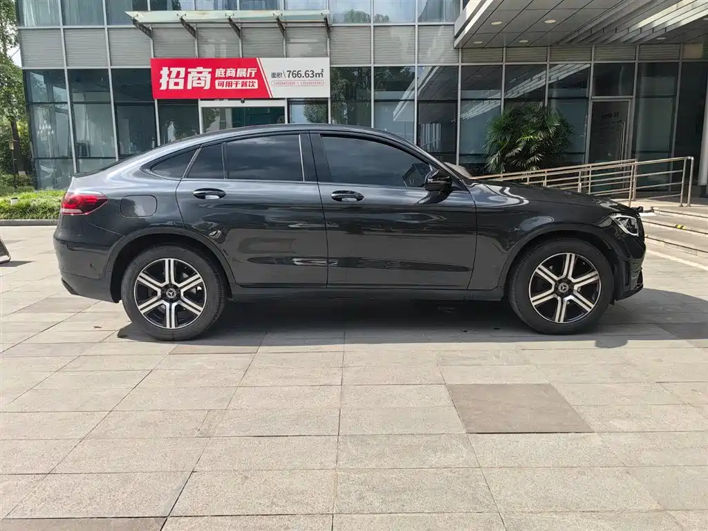 Mercedes-Benz GLC Coupe 2022 2022 GLC 260 4MATIC Coupe SUV