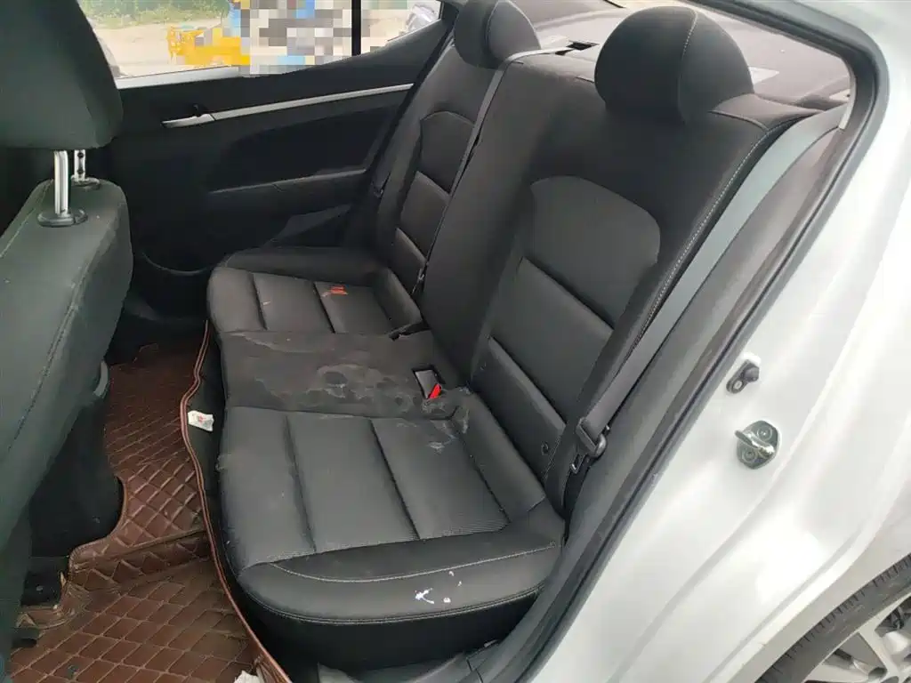 Hyundai Elantra 2016 Model 1.6L Automatic Smart Elite фото 15
