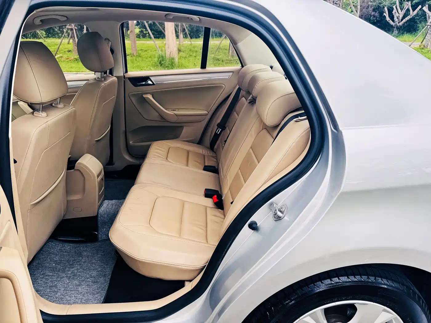 Volkswagen Bora 2014 1.6L Automatic Comfort Edition фото 10