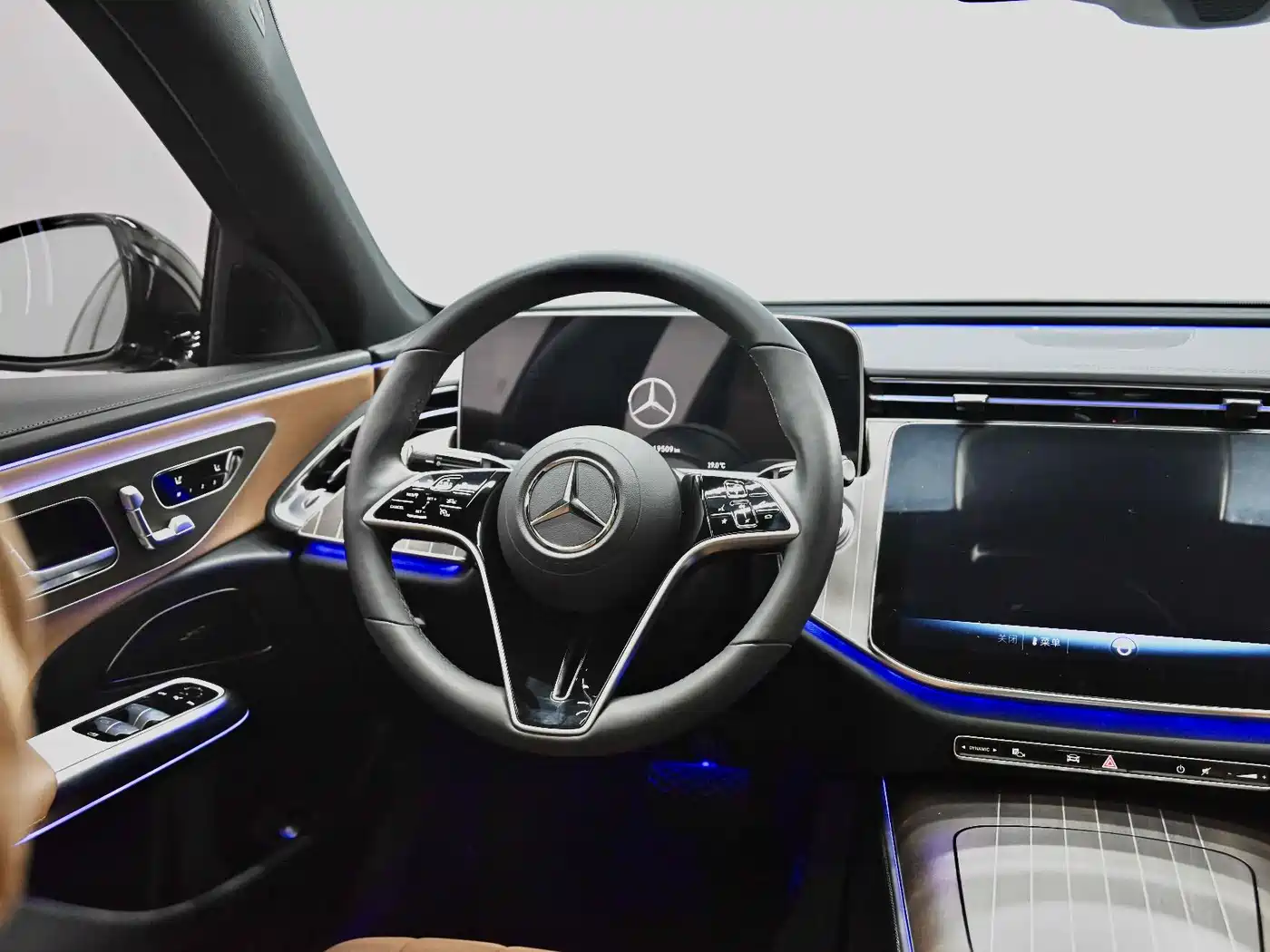 Mercedes-Benz E-Class 2025 E 300 L Fashion фото 27