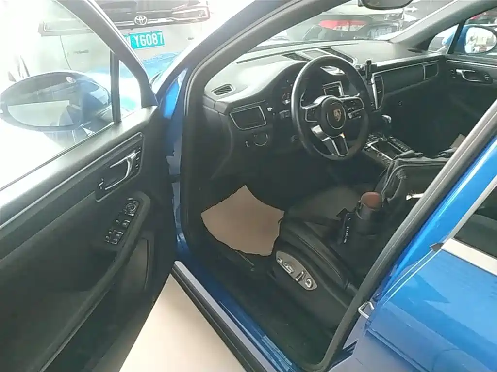Porsche Macan 2017 Macan 2.0T фото 16