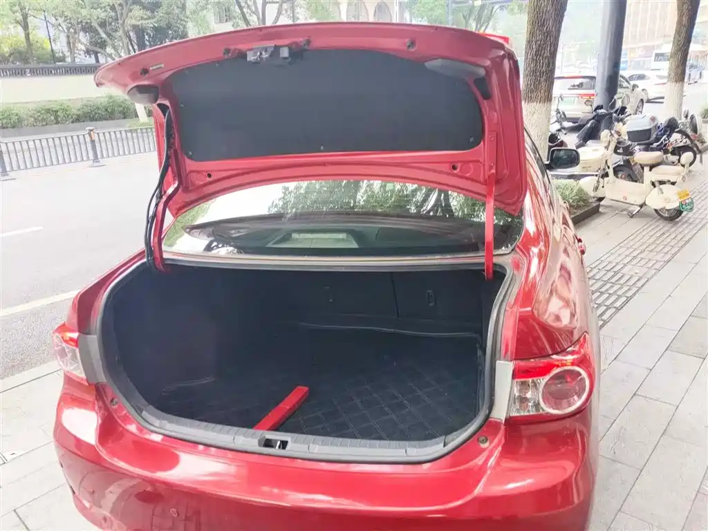 Photo 5 - Toyota Corolla