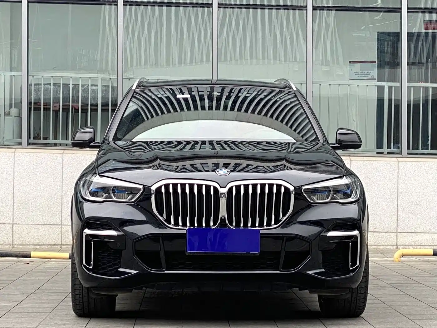 BMW X5 2022 Model xDrive 40Li M Sport Package фото 2