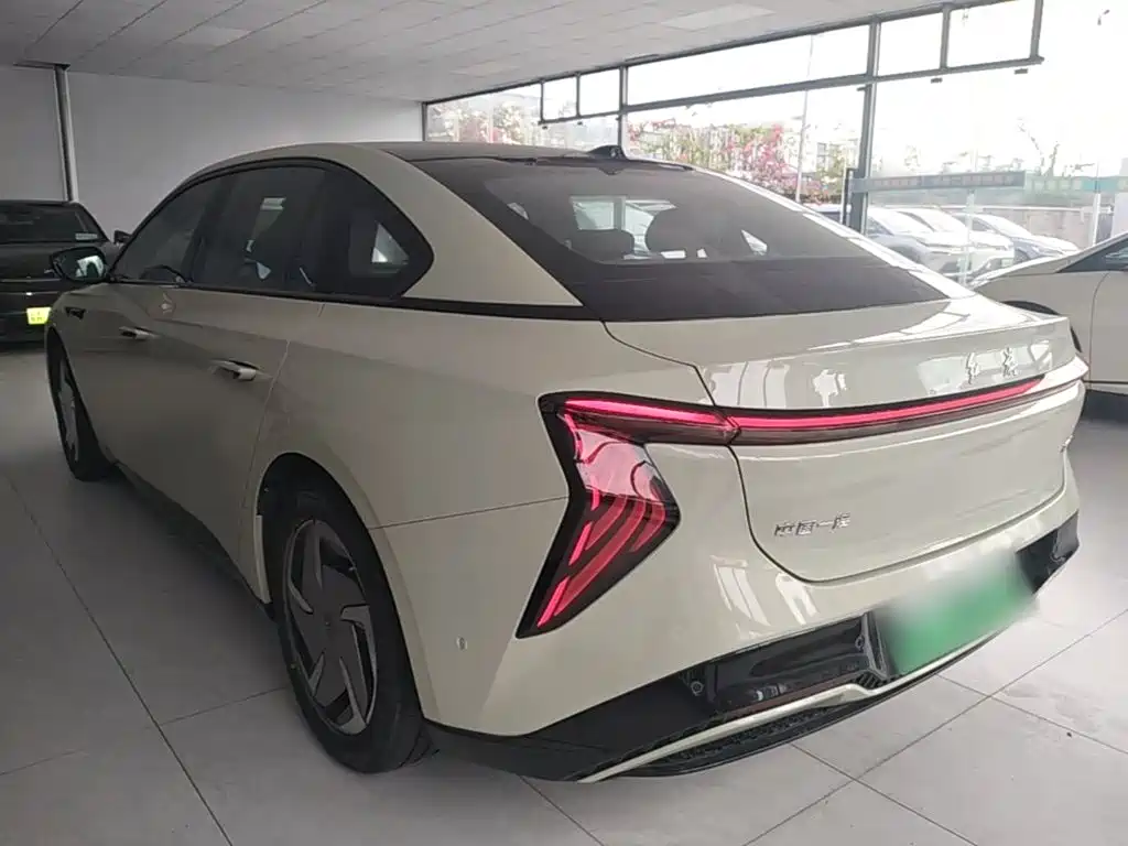 Hongqi EH7 2026 2025 690 Smart Selection Edition