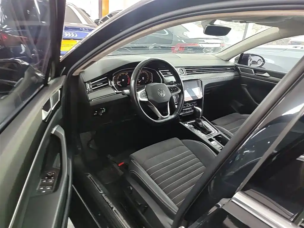 Volkswagen Magotan 2020 330TSI DSG Luxury фото 16