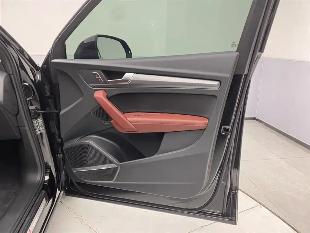 Audi Q5L 2024 Model 45 TFSI Luxury Dynamic фото 27