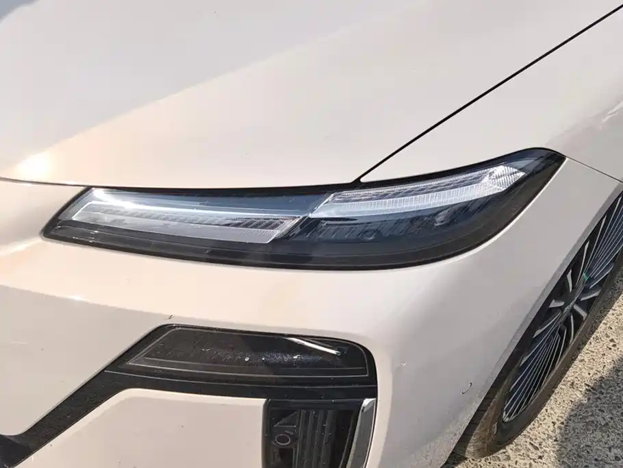 Roewe M7 DMH 2025 2025 Base
