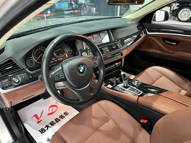 BMW 5 Series 2017 520Li Classic Edition — фото 5