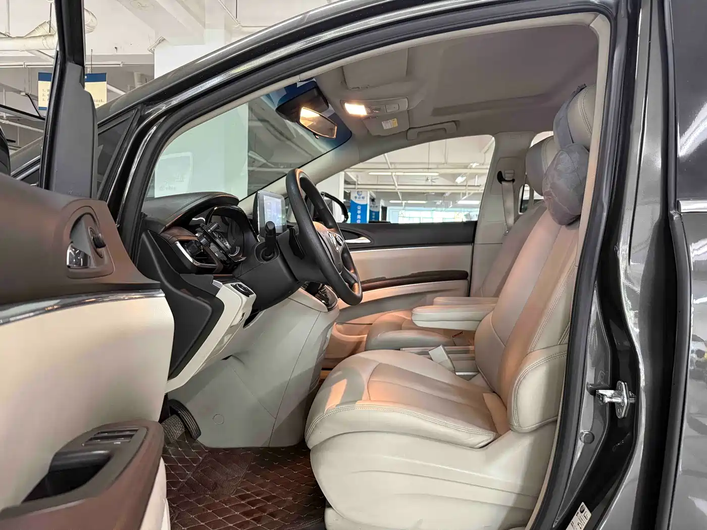 Buick GL8 2021 Land Business Class 652T Comfort фото 7