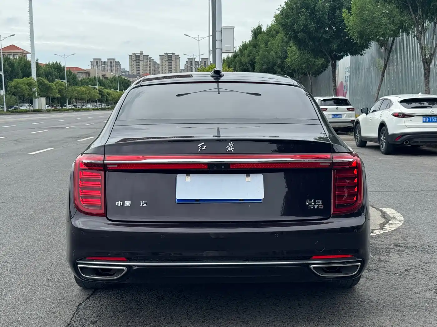 Hongqi H9 2022 2.0T Smart Connect Flag Smooth Edition фото 15