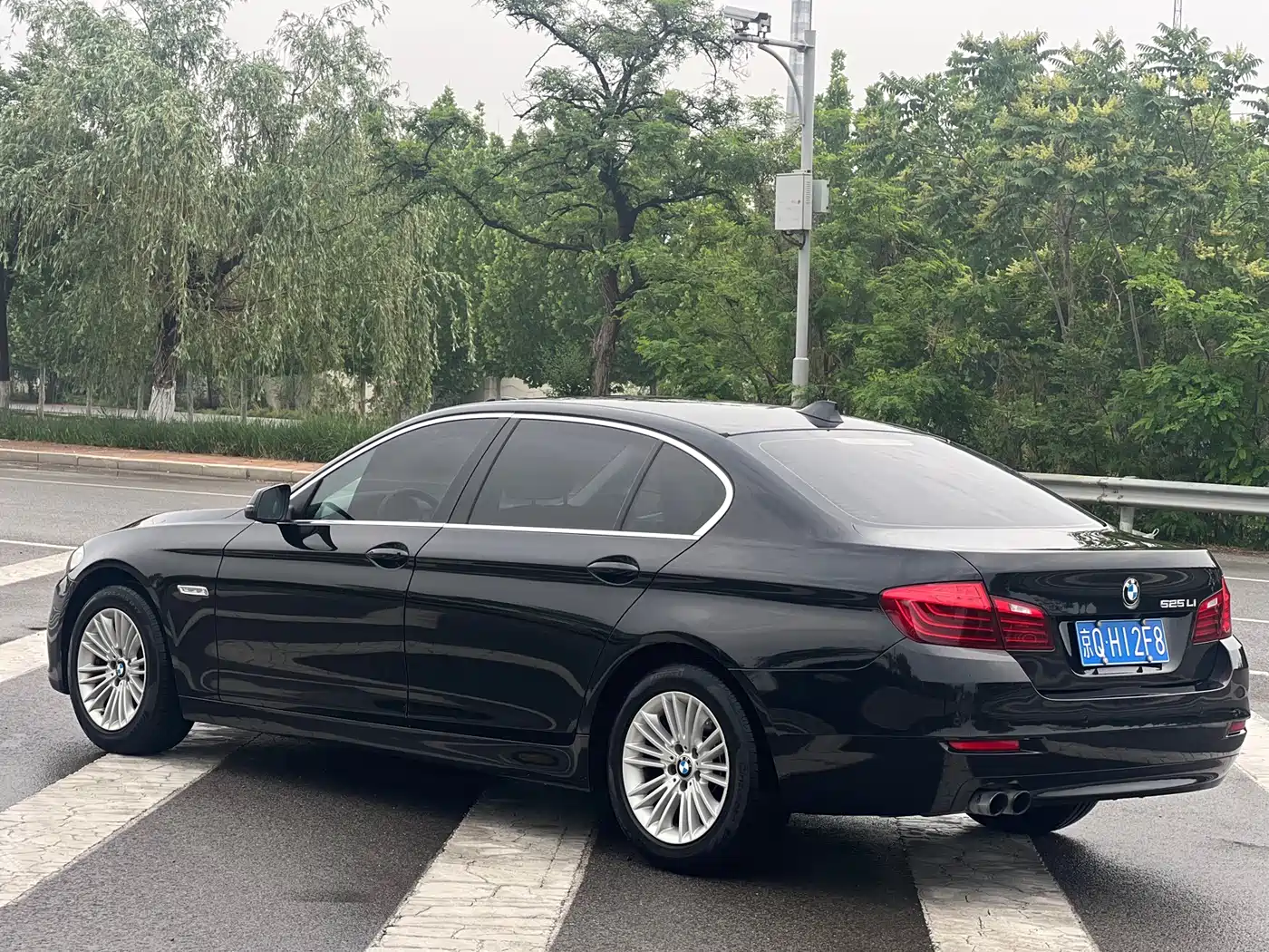 BMW 5 Series 2014 525Li Leading фото 23