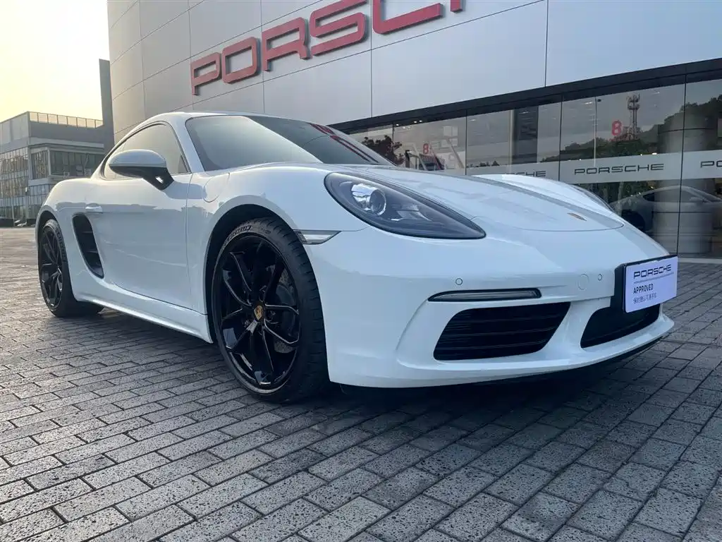 PORSCHE 718