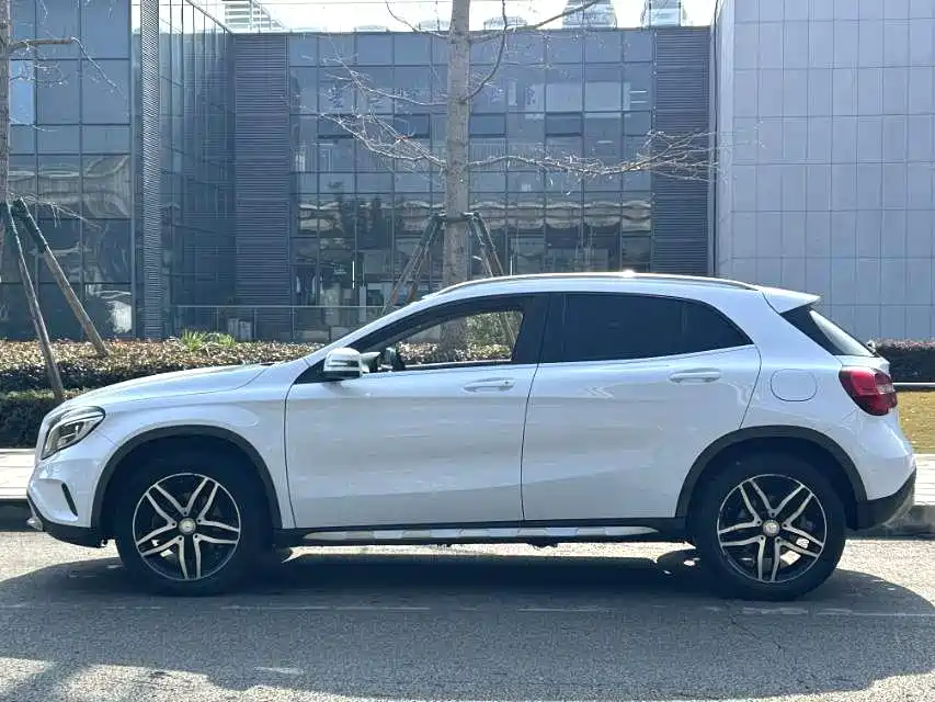 Mercedes-Benz GLA 2016 GLA 220 4MATIC Fashion фото 9