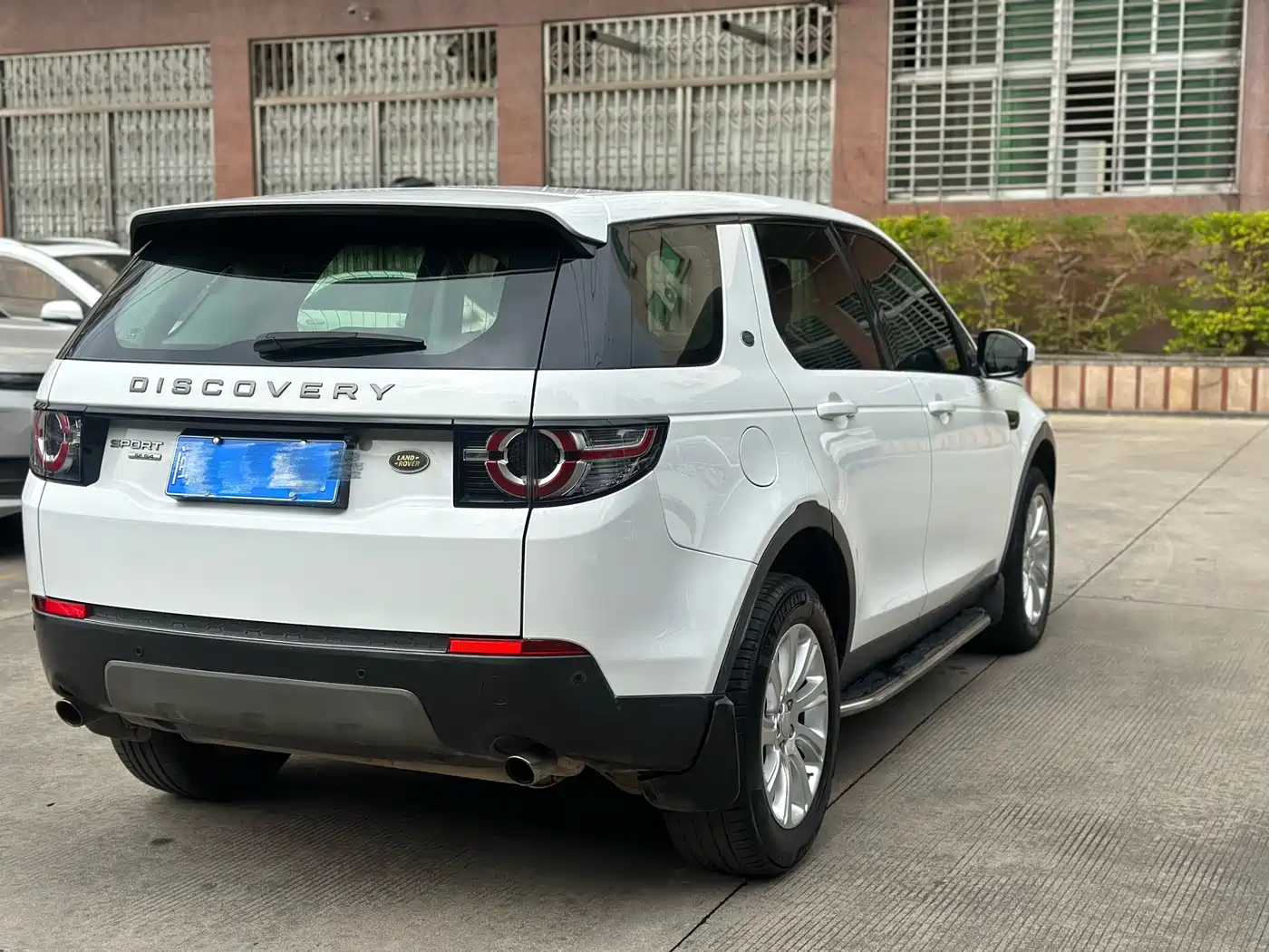 Land Rover Discovery Sport 2016 2.0T SE фото 9
