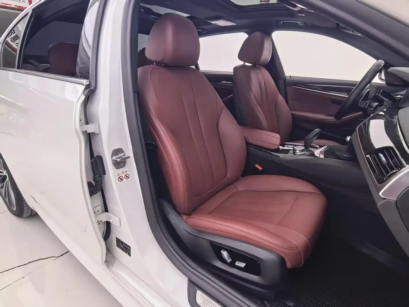 BMW 5 Series 2020 530Li Exclusive M Sport Package фото 8