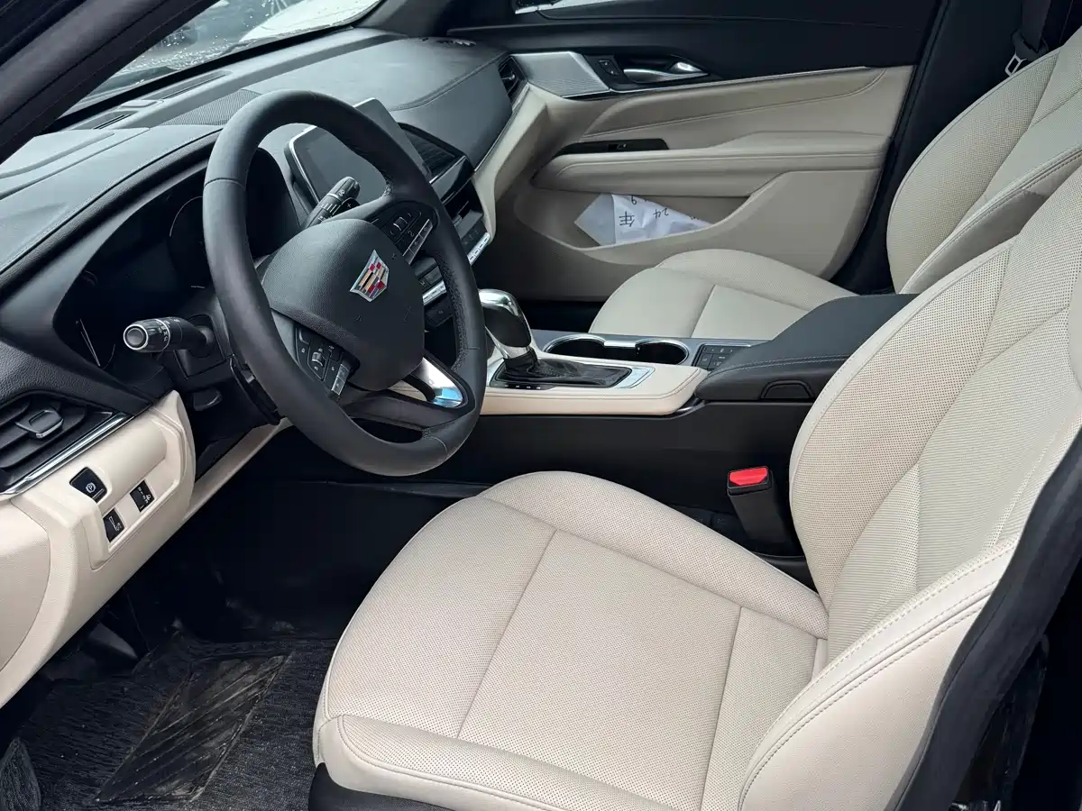CADILLAC CT4