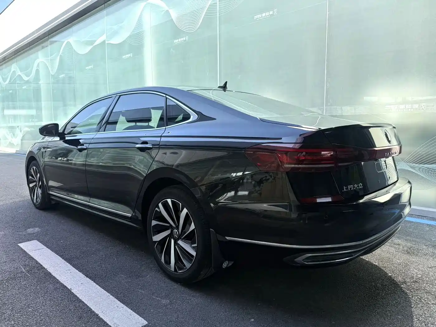 صورة 9 - Volkswagen Passat