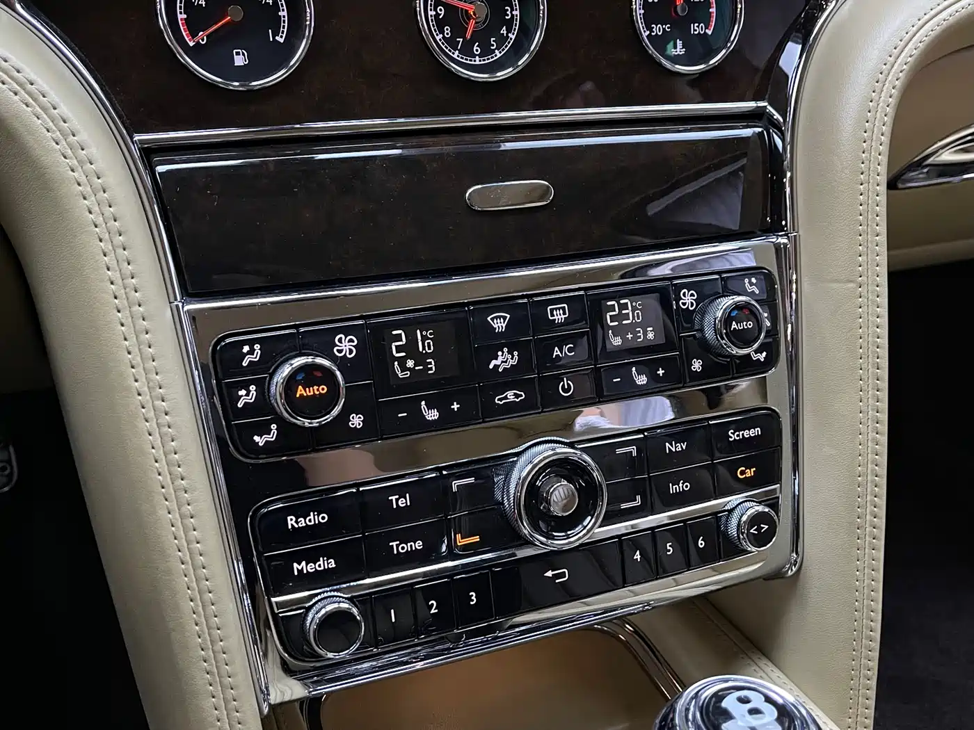Bentley Mulsanne 2011 6.8T Luxury Edition фото 11