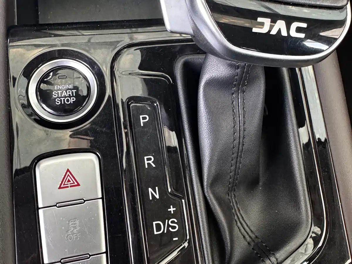 JAC JAC J7 2020 2020 1.5T CVT Surpass Type
