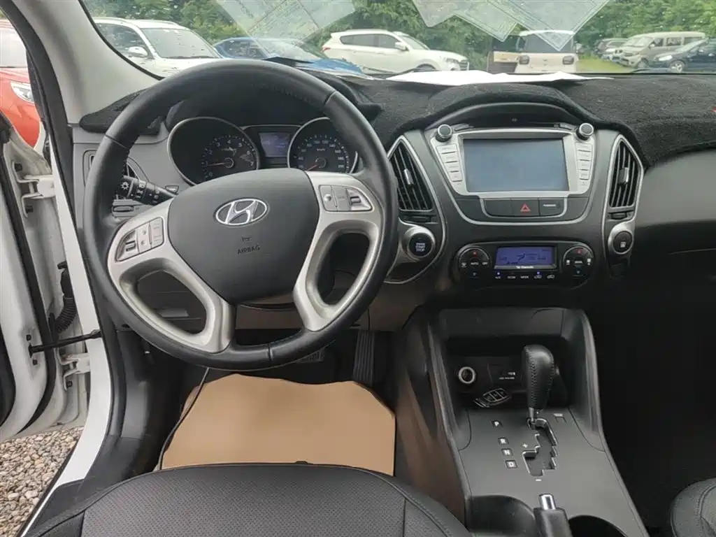 Hyundai Beijing Hyundai ix35 2013 2.0L Auto 2WD Smart GLS China IV фото 10