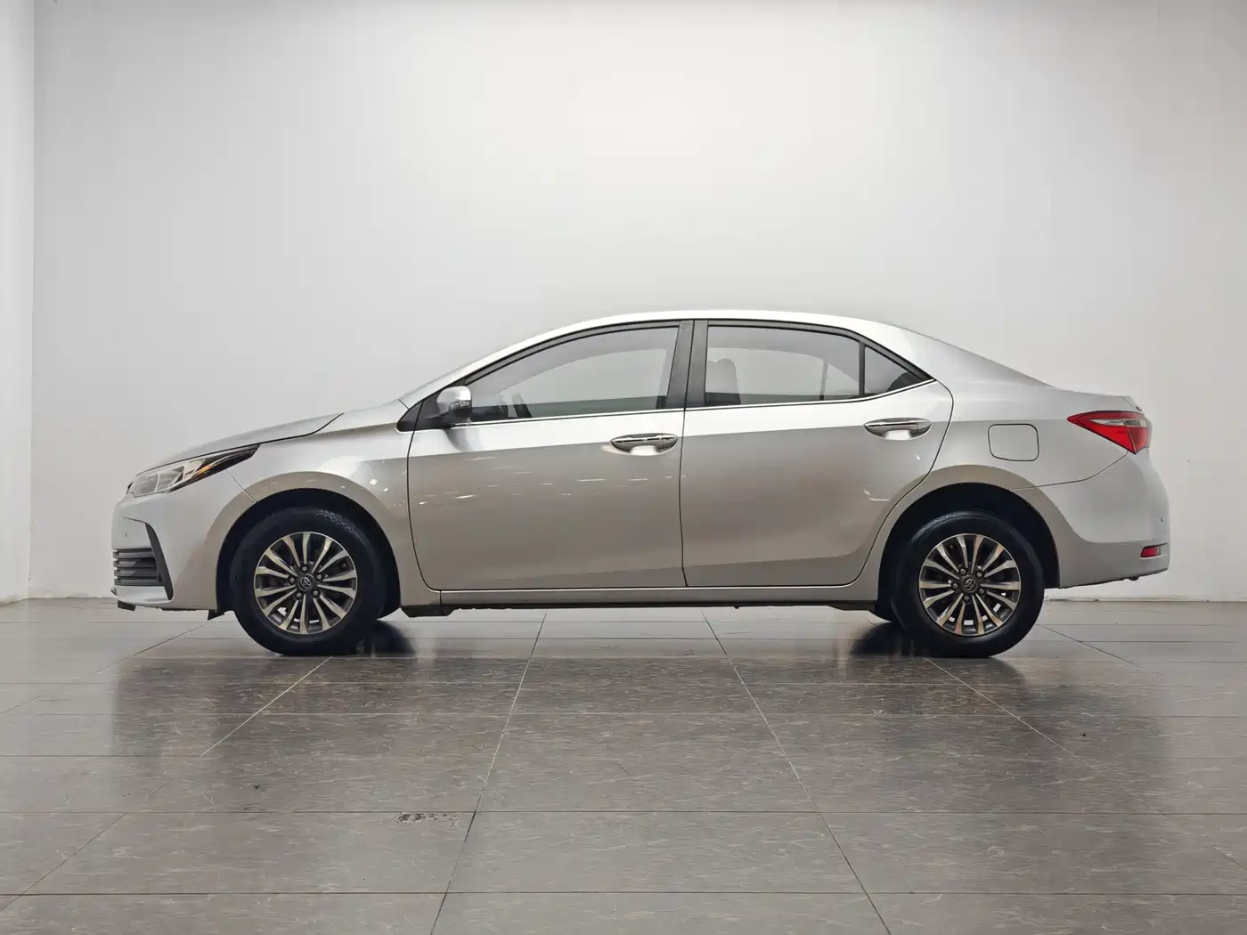 Toyota Corolla 2017 Facelift 1.2T S-CVT GL фото 10