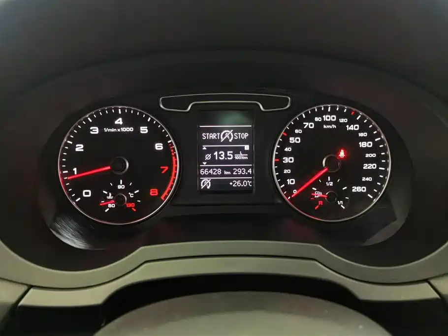 Audi Q3 2016 30 TFSI Heritage Edition Comfort фото 14