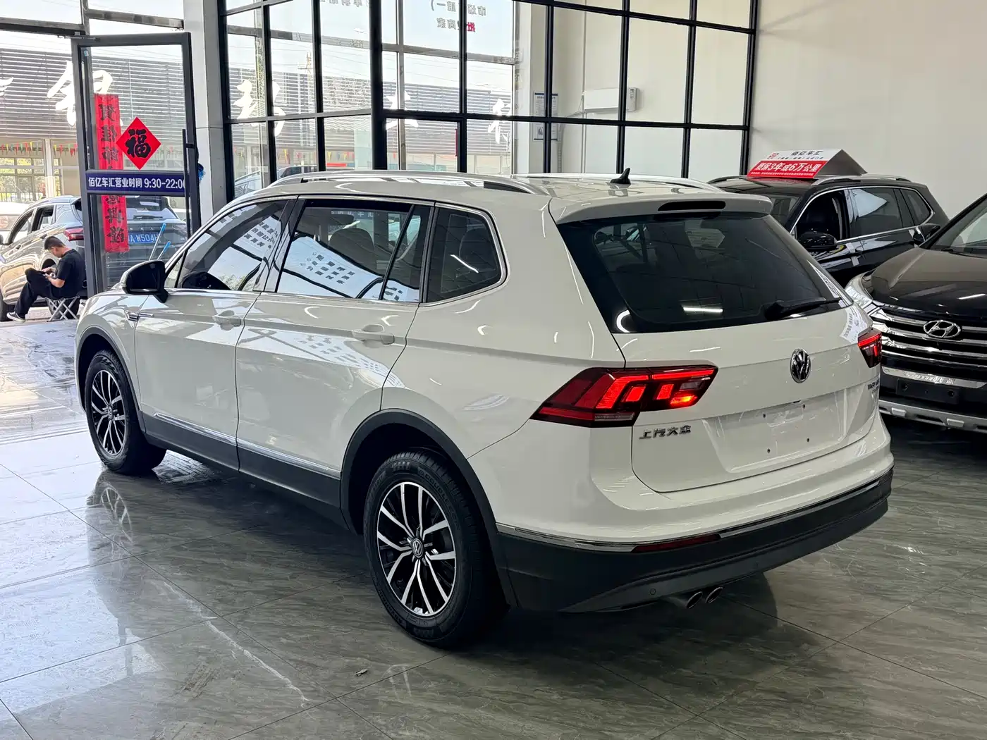 Volkswagen Tiguan L 2018 Facelift 330TSI Automatic 2WD Luxury Edition фото 10