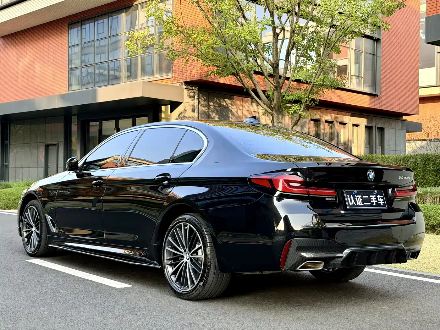 BMW 5 Series 2022 Facelift 530Li Leading M Sport Package фото 16