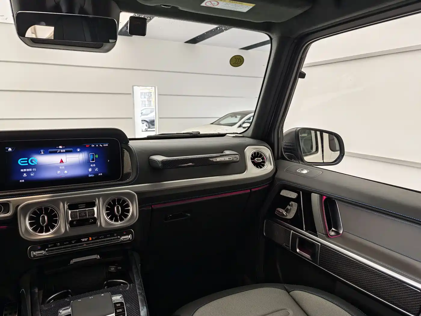 Mercedes-Benz G-Class New Energy 2025 G580 Launch Special Edition фото 10