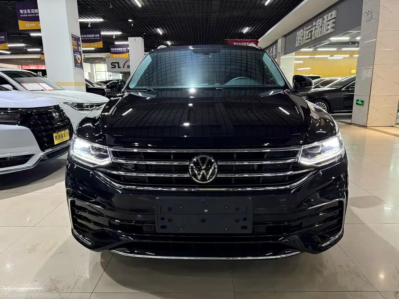 Volkswagen Tiguan L 2024 Outstanding 330TSI Auto 2WD R-Line Dragon Glory Edition фото 2