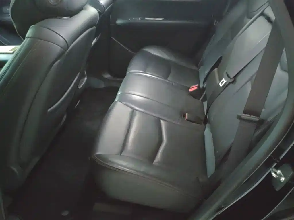 صورة 17 - Cadillac XT5