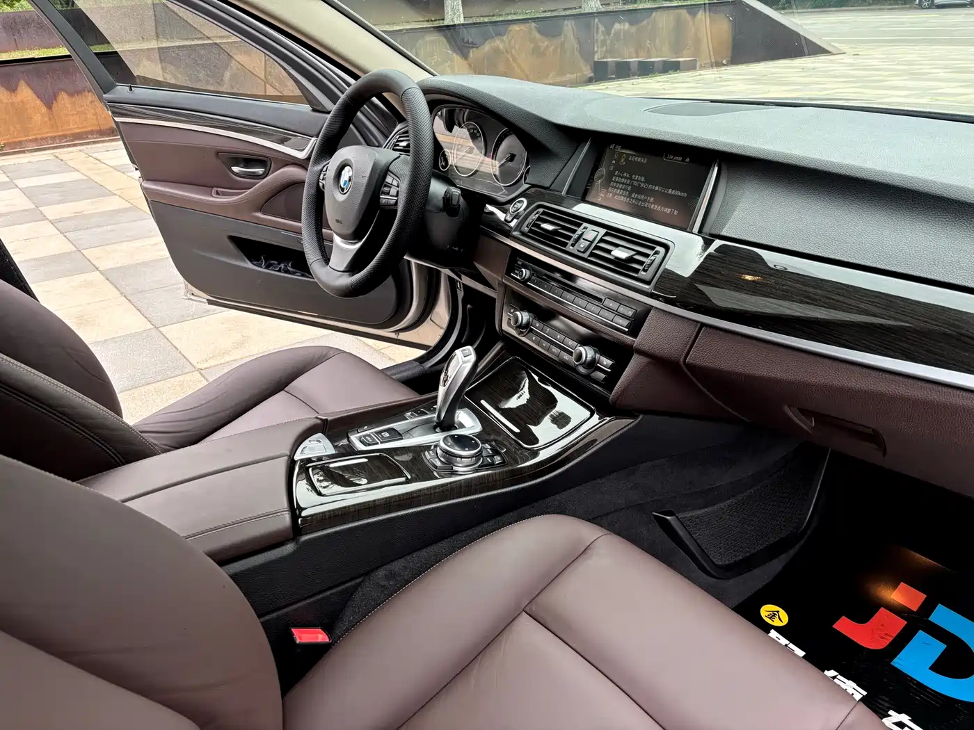BMW 5 Series 2014 525Li Luxury Design Package фото 18