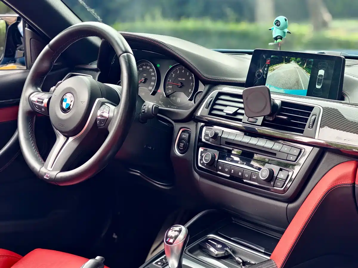 Photo 12 - BMW M4