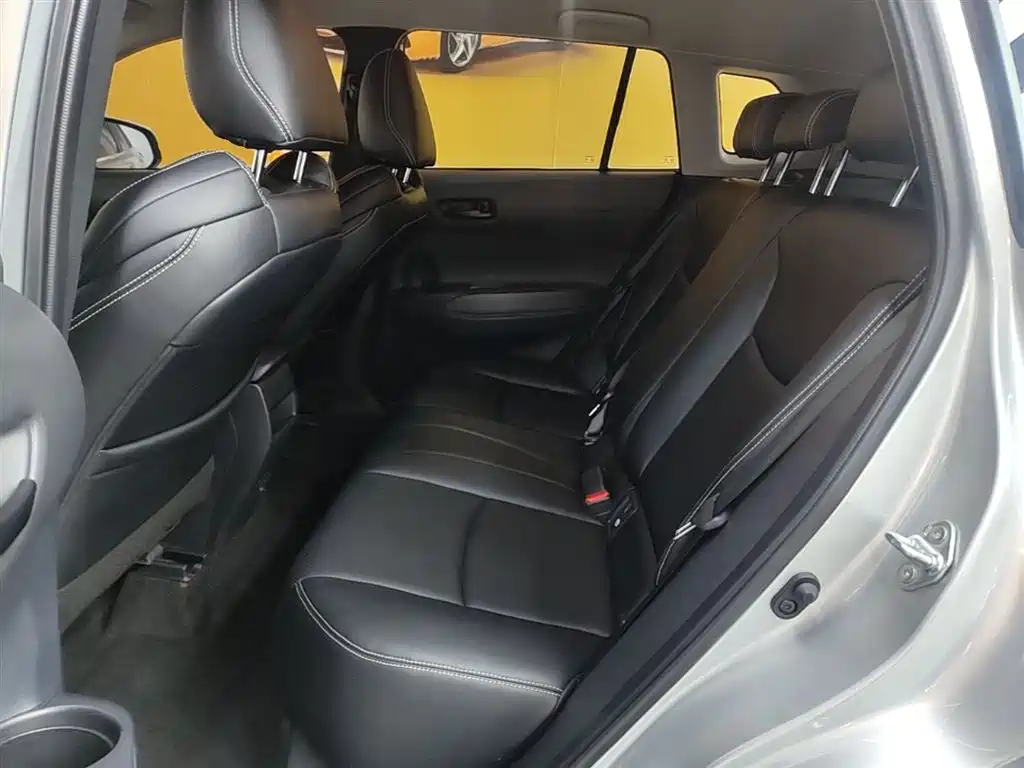 Toyota Frontlander 2023 2.0L CVT Elite Edition фото 17