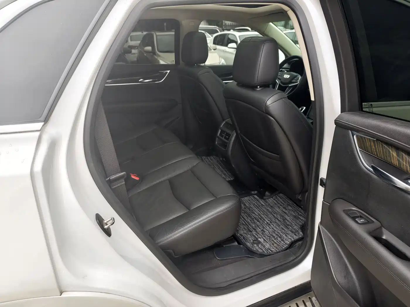 Фото 9 - Cadillac XT5