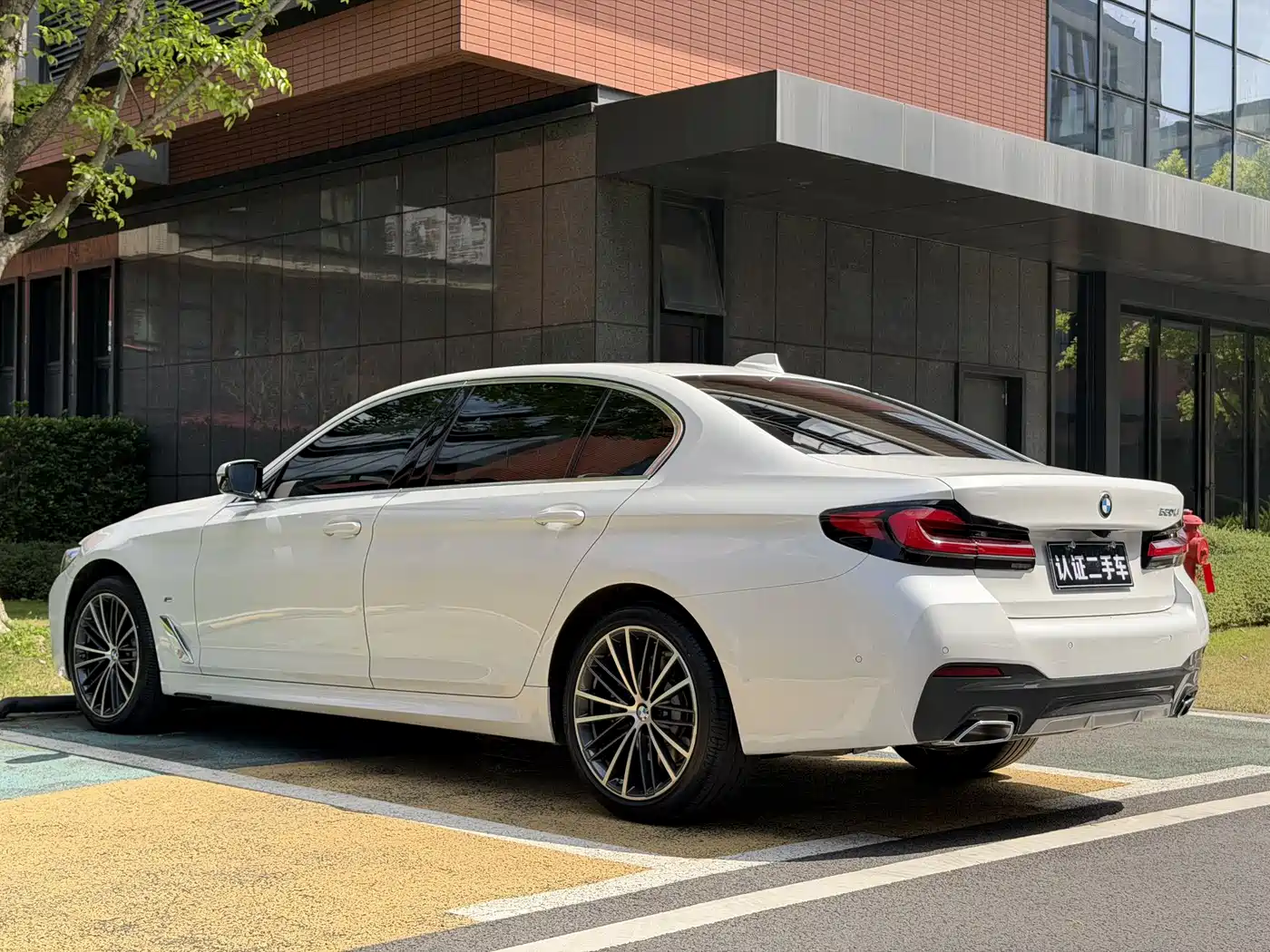 BMW 5 Series 2021 530Li Leading M Sport Package фото 19