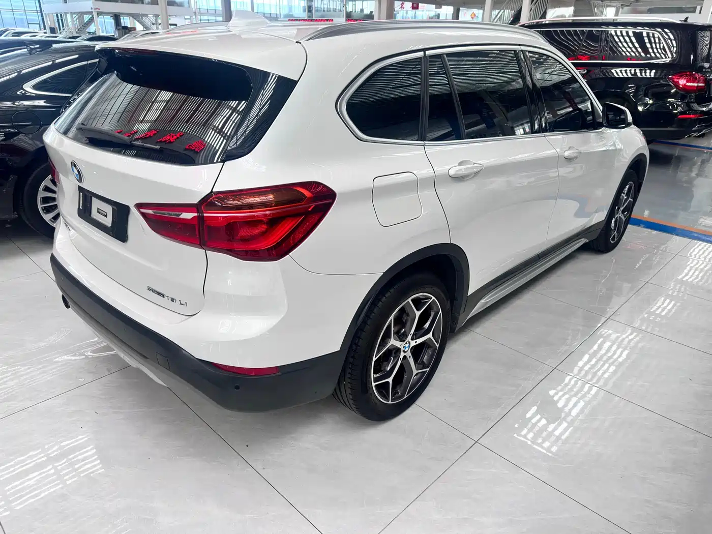 BMW X1 2019 sDrive18Li Premium Model фото 17